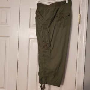 Olive cargo capris